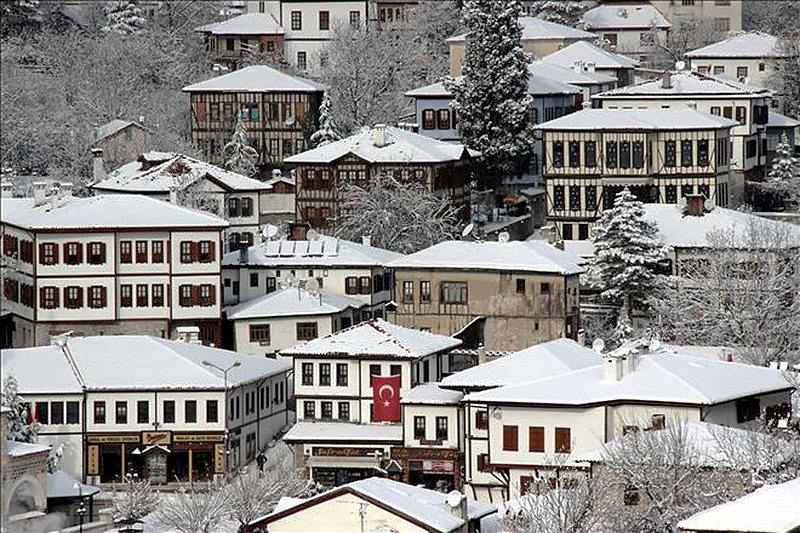 Kar altında Safranbolu evleri